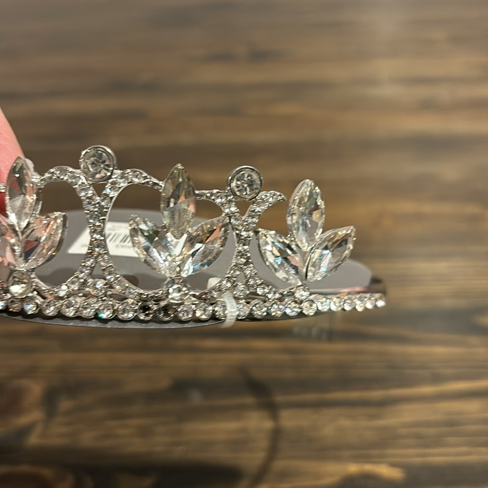 Adrene rhinestone tiara - Picture 2 of 5